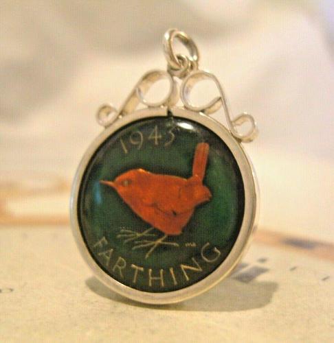Vintage Pocket Watch Chain Silver Fob 1943 WW2 Multi Enamel Farthing Coin Fob (1 of 8) Vintage Pocket Watch Chain Silver Fob 1943 WW2 Multi Enamel Farthing Coin Fob (1 of 8)