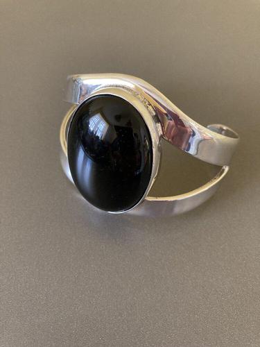 Large Mexican Silver Bangle with Black Onyx 1960s (1 of 5)