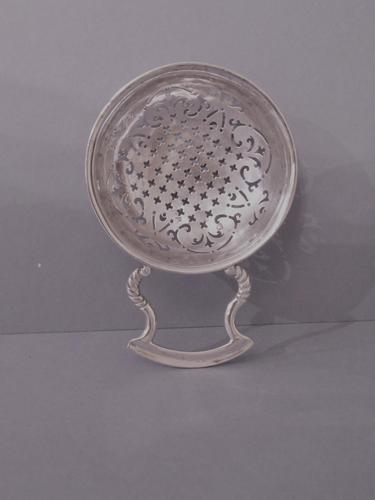 Antique Silver George II Lemon or Punch Strainer (1 of 6) Antique Silver George II Lemon or Punch Strainer (1 of 6)