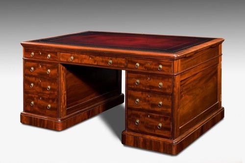 Victorian Mahogany Antique Pedestal Desk (1 of 4)