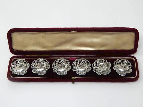 Set of 6 Large Edwardian Cast Silver Buttons Formed as Swans (1 of 6) Set of 6 Large Edwardian Cast Silver Buttons Formed as Swans (1 of 6)