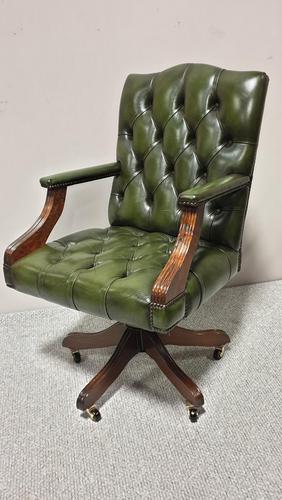 Good Green Leather Desk Chair (1 of 9) Good Green Leather Desk Chair (1 of 9)