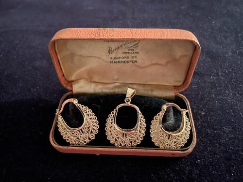 18k Gold Plated Moroccan Style Drop Earrings & Matching Pendant (1 of 3) 18k Gold Plated Moroccan Style Drop Earrings & Matching Pendant (1 of 3)