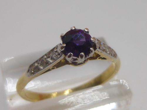 18ct Amethyst & Diamond Ring (1 of 6)