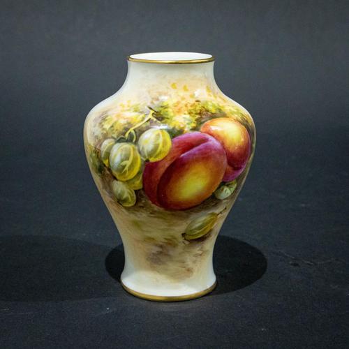 Royal Worcester Fruit Vase by Freeman (1 of 9) Royal Worcester Fruit Vase by Freeman (1 of 9)