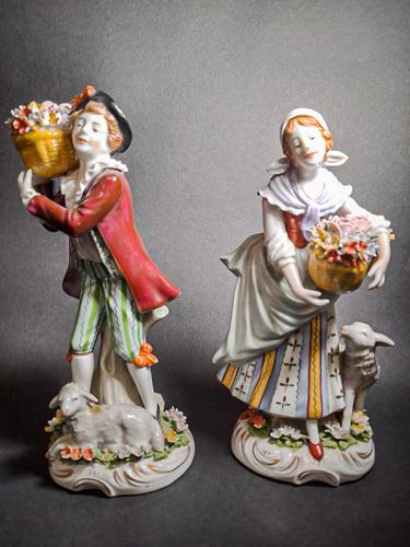 Pair of 19th Century Sitzendorf Figures (1 of 6) Pair of 19th Century Sitzendorf Figures (1 of 6)