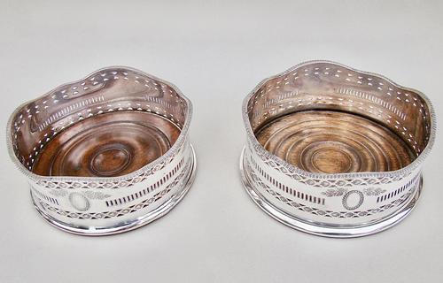 Pair of Early Victorian Silver Plated Wine Coasters c.1840 (1 of 5) Pair of Early Victorian Silver Plated Wine Coasters c.1840 (1 of 5)