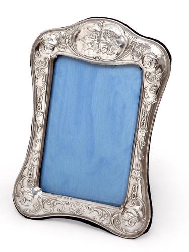 Victorian Silver Photo or Picture Frame Embossed with Reynolds Style Cherubs (1 of 5) Victorian Silver Photo or Picture Frame Embossed with Reynolds Style Cherubs (1 of 5)