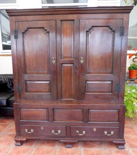 Country Oak Press Cupboard 1730 (1 of 10) Country Oak Press Cupboard 1730 (1 of 10)