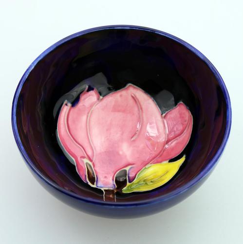 A Decorative Arts Walter Moorcroft Hibiscus Magnolia Bowl C.mid 20thc (1 of 5) A Decorative Arts Walter Moorcroft Hibiscus Magnolia Bowl C.mid 20thc (1 of 5)