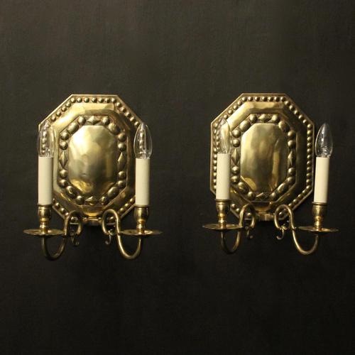 English Pair of Brass Antique Wall Lights (1 of 10) English Pair of Brass Antique Wall Lights (1 of 10)