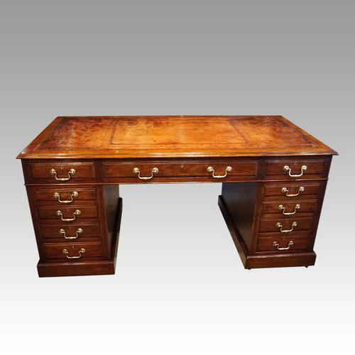 Edwardian Mahogany Large Pedestal Desk (1 of 13)