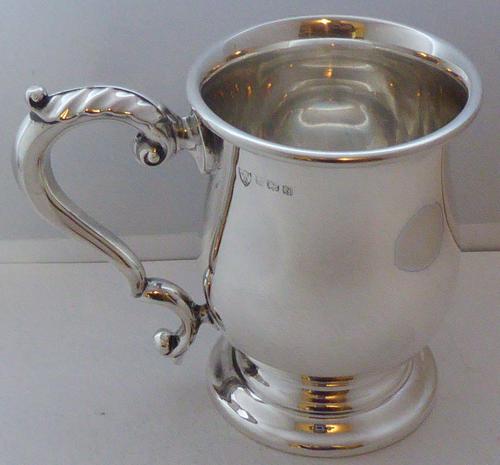 1937 Hallmarked Solid Silver 1/2 Half Pint Tankard Christening Mug (1 of 8) 1937 Hallmarked Solid Silver 1/2 Half Pint Tankard Christening Mug (1 of 8)