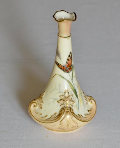 Locke & Co Worcester Vase C1896 / 1903 - Painted with Butterflies (1 of 7) Locke & Co Worcester Vase C1896 / 1903 - Painted with Butterflies (1 of 7)