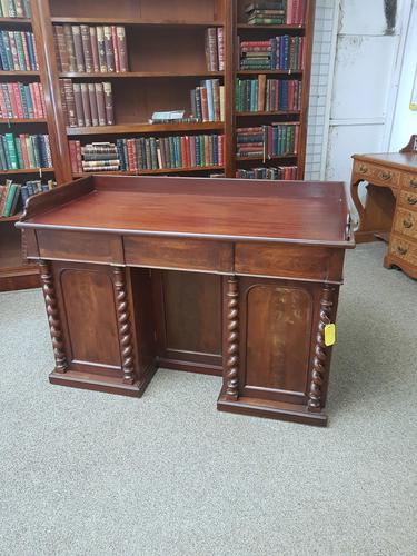 Victorian Desk (1 of 6) Victorian Desk (1 of 6)