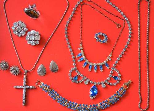 Excellent Vintage Collection of 50s Jewellery - Ideal Gift / Present (1 of 7) Excellent Vintage Collection of 50s Jewellery - Ideal Gift / Present (1 of 7)
