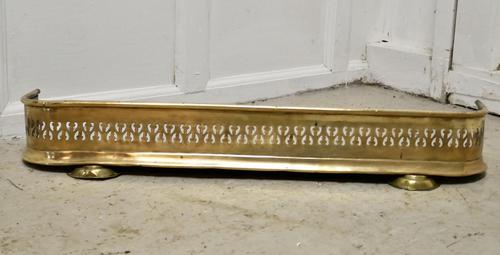 Small Victorian Pierced Brass Fender (1 of 4) Small Victorian Pierced Brass Fender (1 of 4)