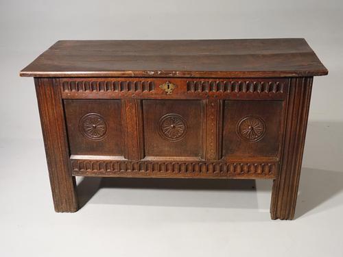 Well Patinated Early 18th Century Oak Kist (1 of 5) Well Patinated Early 18th Century Oak Kist (1 of 5)