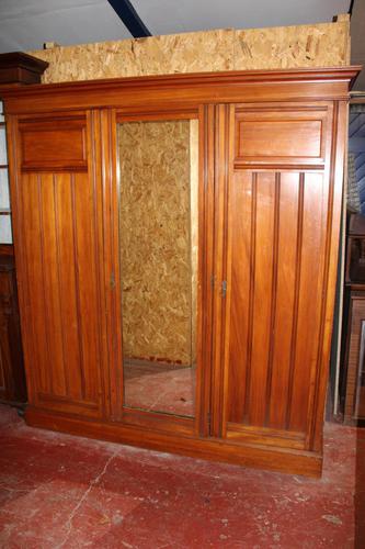 1920s Large 3 Door Mirrored Walnut Wardrobe (1 of 4)