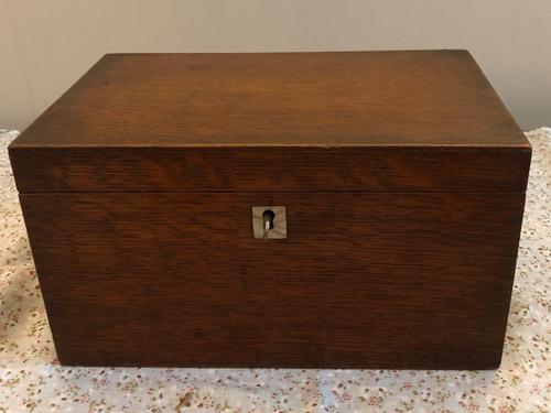 Small Oak Box - Possibly A Tea Caddy (1 of 8) Small Oak Box - Possibly A Tea Caddy (1 of 8)