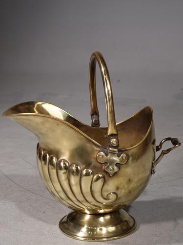 Very Shapely Early 20th Century Helmet Coal Scuttle (1 of 5) Very Shapely Early 20th Century Helmet Coal Scuttle (1 of 5)