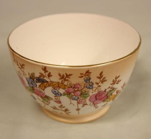 Antique Crown Devon Sugar Bowl (1 of 4) Antique Crown Devon Sugar Bowl (1 of 4)