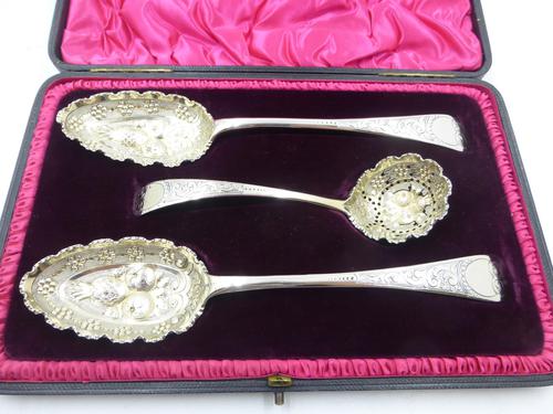 Antique Victorian Pair of Silver Gilt Berry Spoons & Sifter Spoon Set Sheffield 1898 (1 of 8)