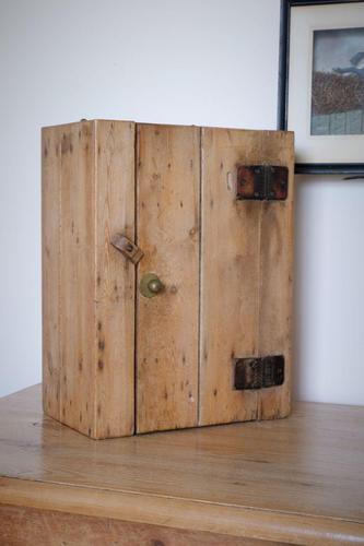 Antique Pine Wall Cupboard with Rare Leather Hinges (1 of 17)