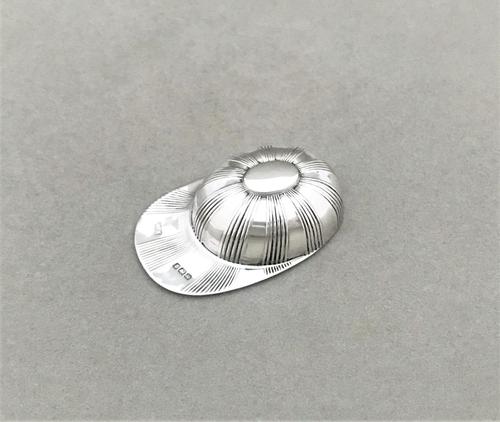 Novelty Edwardian silver jockey cap silver caddy spoon (1 of 5) Novelty Edwardian silver jockey cap silver caddy spoon (1 of 5)