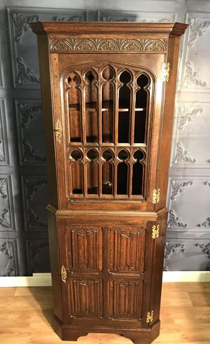 Gothic Style Oak Corner Cabinet (1 of 14)