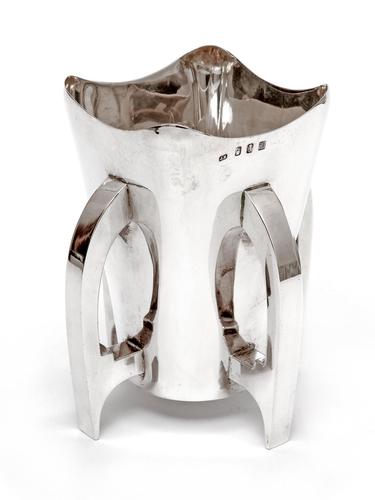 Irish Edwardian Era Silver Mether or Drinking Vessel with Four Stepped Curved Handles (1 of 4) Irish Edwardian Era Silver Mether or Drinking Vessel with Four Stepped Curved Handles (1 of 4)