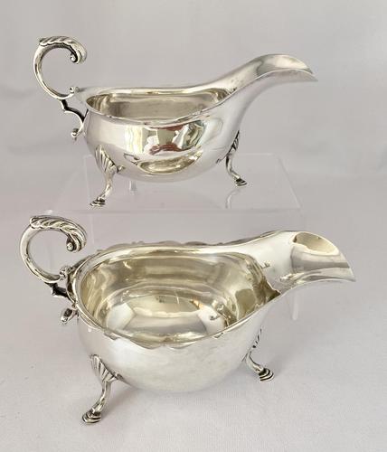 Pair of Good Quality Solid Silver Sauce Cream Boats - Edinburgh 1907 (1 of 10)