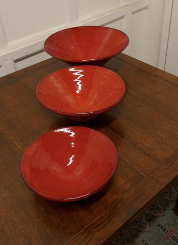 Set of Three Bright Red Terracotta Dutch Bowls (1 of 6) Set of Three Bright Red Terracotta Dutch Bowls (1 of 6)