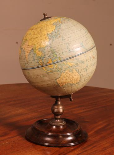 English Globe With Its Wooden Base - Early 20th Century (1 of 7) English Globe With Its Wooden Base - Early 20th Century (1 of 7)