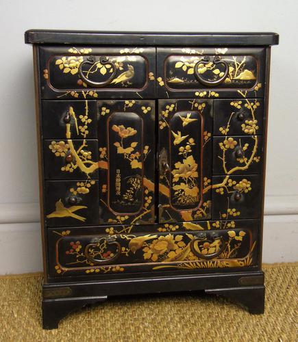 Beautiful Japanese Lacquer Table Cabinet Signed (1 of 11) Beautiful Japanese Lacquer Table Cabinet Signed (1 of 11)