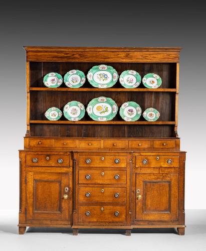 Handsome George III Period Oak Dresser & Rack (1 of 9) Handsome George III Period Oak Dresser & Rack (1 of 9)