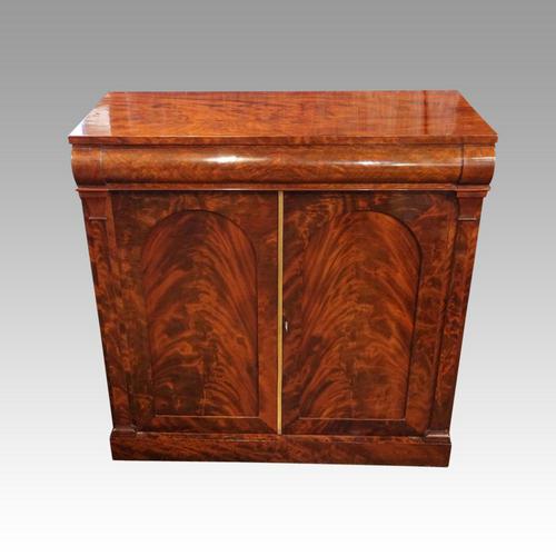 William IV Mahogany Chiffonier (1 of 10) William IV Mahogany Chiffonier (1 of 10)