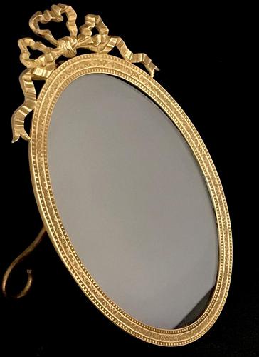 Victorian Gilt Brass Oval Easel Photo Frame (1 of 5) Victorian Gilt Brass Oval Easel Photo Frame (1 of 5)