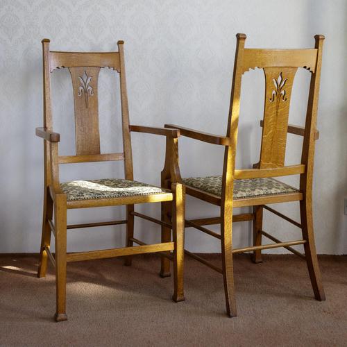 Pair of Light Oak Arts & Crafts Chairs in Excellent Condition (1 of 9) Pair of Light Oak Arts & Crafts Chairs in Excellent Condition (1 of 9)