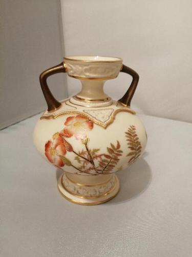 Royal Worcester Twin Handled Small Vase (1 of 5) Royal Worcester Twin Handled Small Vase (1 of 5)