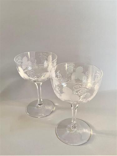 Good Pair of Victorian Vine Etched Champagne Bowls (1 of 5)