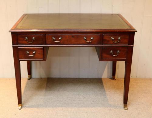 Large Mahogany Writing Desk (1 of 11) Large Mahogany Writing Desk (1 of 11)
