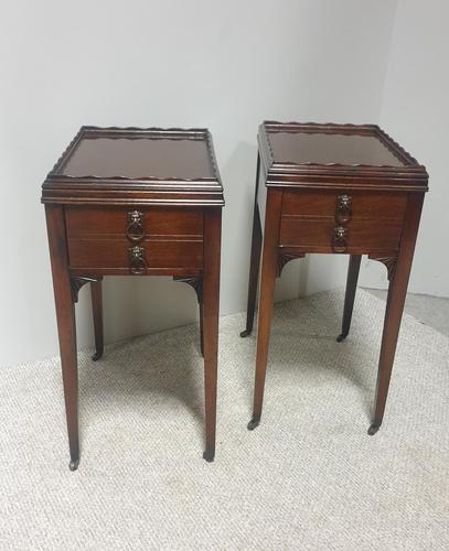 Super Pair of Mahogany Bedside Lamp Tables (1 of 11)