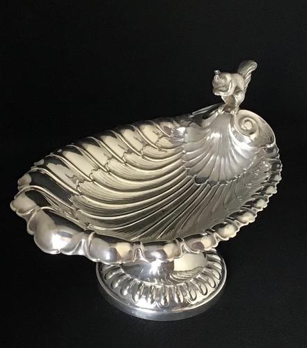 Antique Walker & Hall Silver Plated Squirrel Nut Dish (1 of 1) Antique Walker & Hall Silver Plated Squirrel Nut Dish (1 of 1)