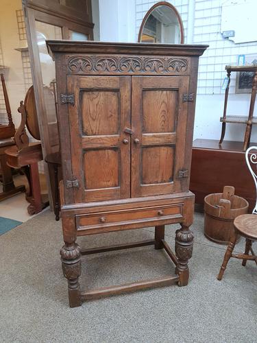 Oak Drinks Cabinet (1 of 7)