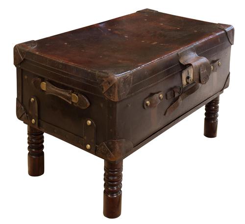 Leather Suitcase on Later Stand (1 of 8) Leather Suitcase on Later Stand (1 of 8)