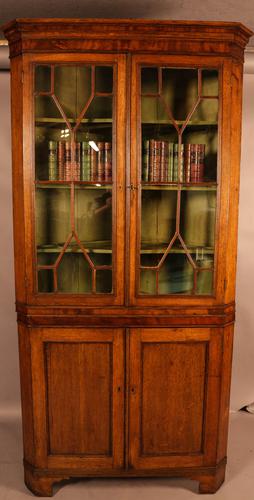 Georgian Full height Corner Cabinet in Oak (1 of 9)