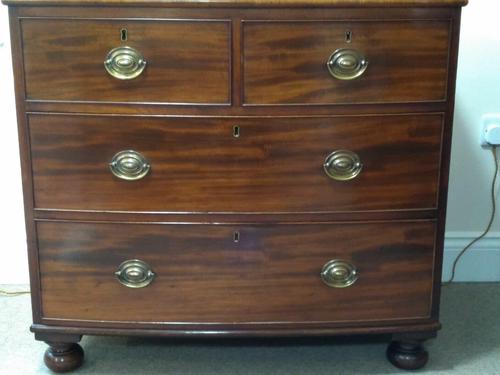 Victorian Bow Fronted Chest of Drawers (1 of 4)