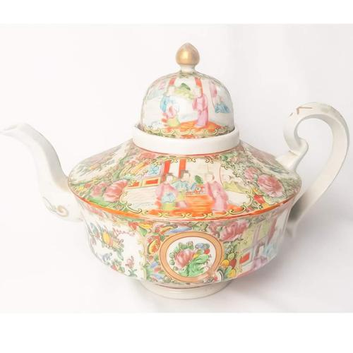 19th Century Cantonese Femille Rose Large Tea Pot (1 of 12) 19th Century Cantonese Femille Rose Large Tea Pot (1 of 12)