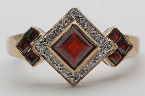 Vintage Garnet & Diamond Gold Dress Ring (1 of 2)